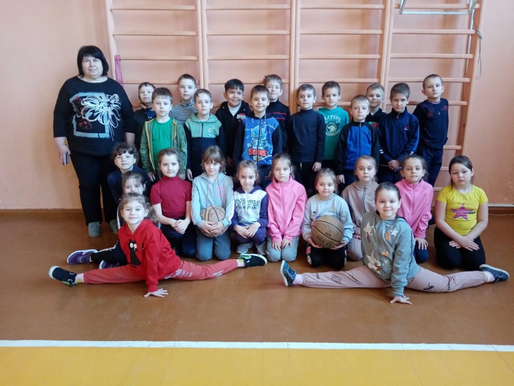 В Бобровском муниципальном районе в течение февраля месяца прошли мероприятия по сдаче нормативов комплекса ГТО в рамках Фестиваля «Лучший класс ГТО» среди учащихся 1-2 классов.